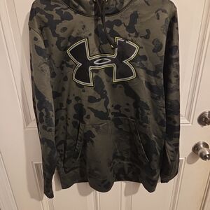Under Armour Men's Camo Hoodie in Black and Olive